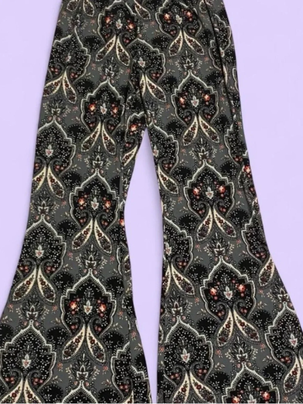 eye candy black paisley